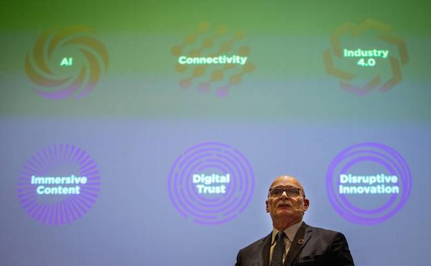 El consejero delegado de GSMA, John Hoffman, durante la rueda de prensa de presentación del Mobile World Congress 2019.