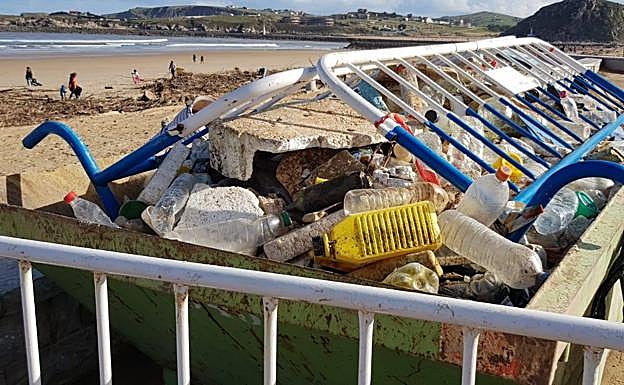 Parte de la basura recogida en Suances.