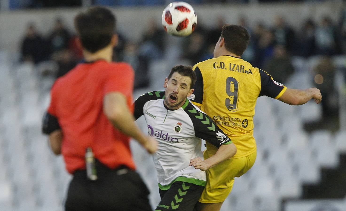 El Racing se impone por la mínima al Izarra en un encuentro muy disputado.