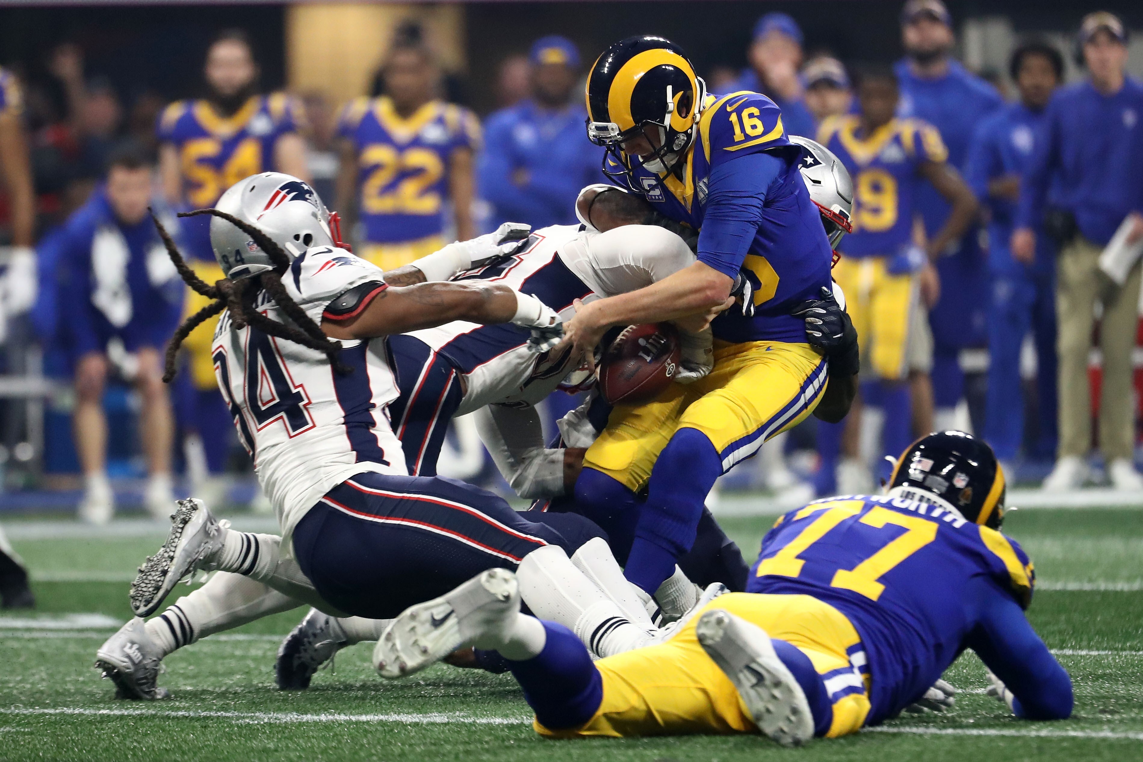 Tom Brady y los New England Patriots ganaron su sexto trofeo frente a los Rams en un evento deportivo seguido por millones de espectadores.