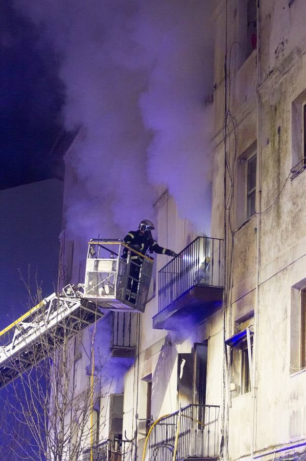 Fotos: La operación de los bomberos para sofocar el incendio