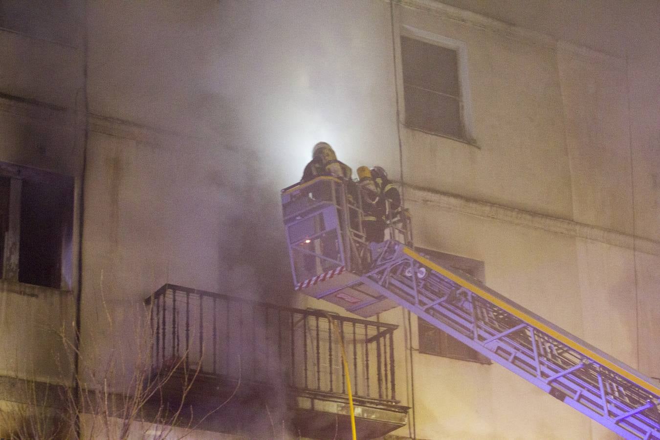 Fotos: La operación de los bomberos para sofocar el incendio