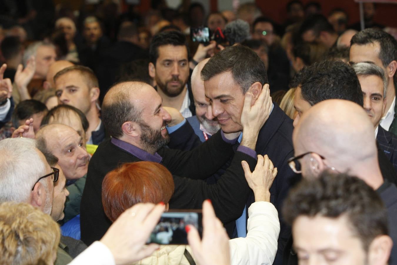 Fotos: Pedro Sánchez presenta a casares como candidato a la alcaldía de Santander