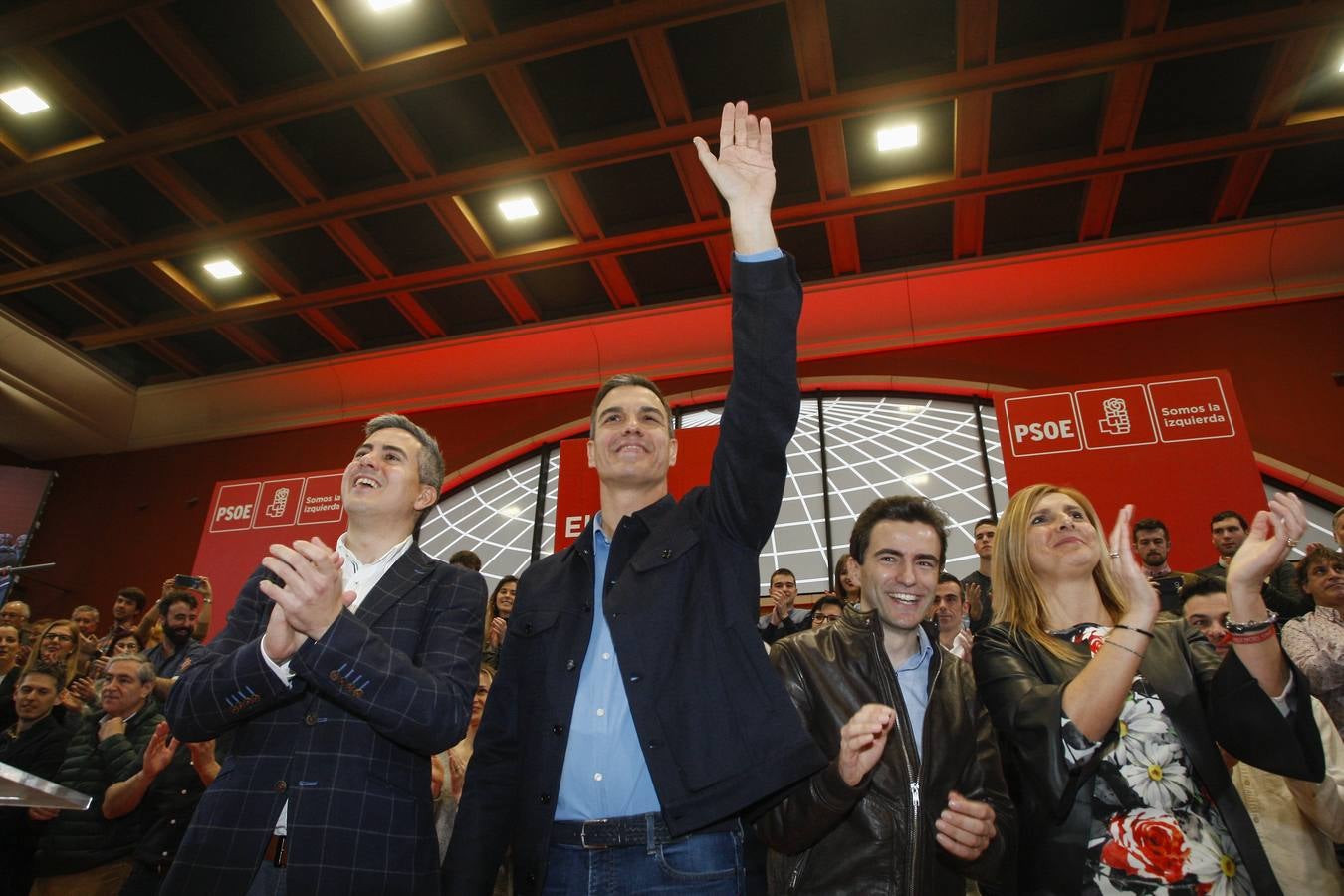 Fotos: Pedro Sánchez presenta a casares como candidato a la alcaldía de Santander