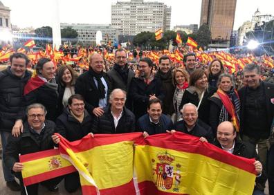 Imagen secundaria 1 - Buruaga y el PP de Cantabria, también en la Plaza de Colón