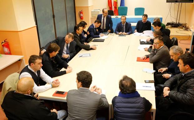 Reunión celebrada esta mañana entre representantes del sector.