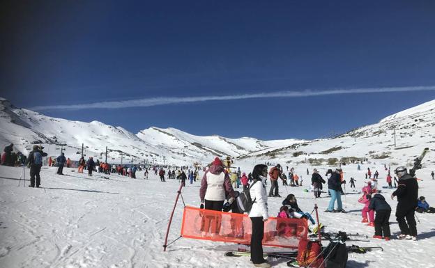 Aspecto que presentaba el aparcamiento de Calgosa, en Alto Campoo.