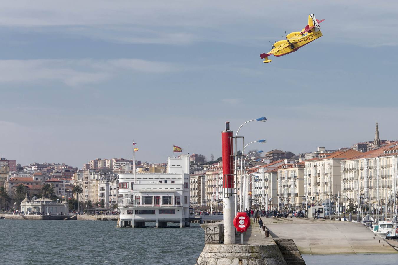 Fotos: Hidroaviones en la bahía