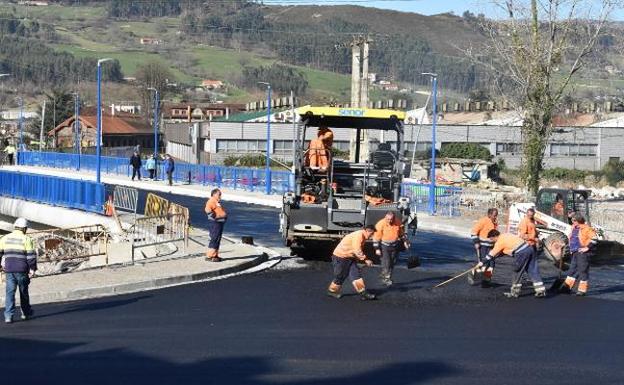 La apertura al tráfico del puente se adelanta al sábado a las 10 de la mañana.