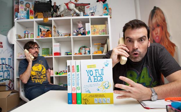 Javier Ikaz y Jorge Díaz celebran la publicación de los cuatro libros que ya se han convertido en superventas. 