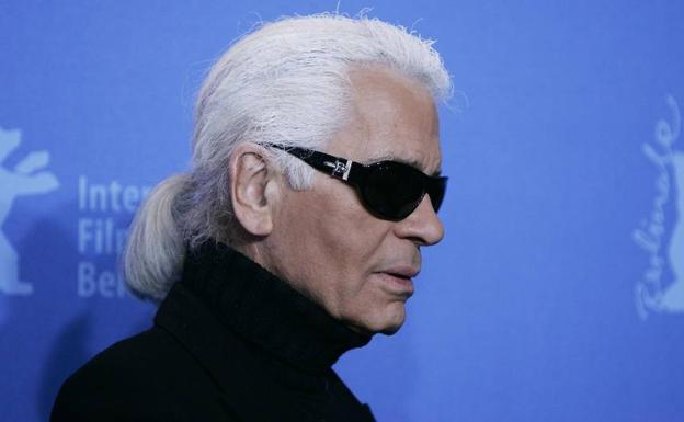 El diseñador de moda alemán fallecido, Karl Lagerfeld.