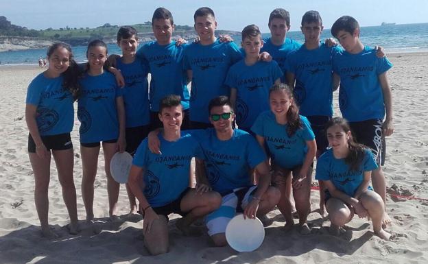 Algunos de los chicos y chicas que participarán en el Mundial de frisbee en Le Mans