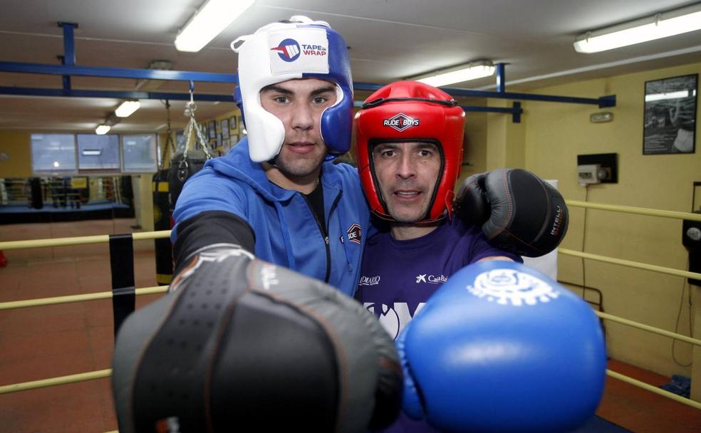 El redactor jefe Mario Cerro entrevista a Sergio García en un día de entrenamiento. 