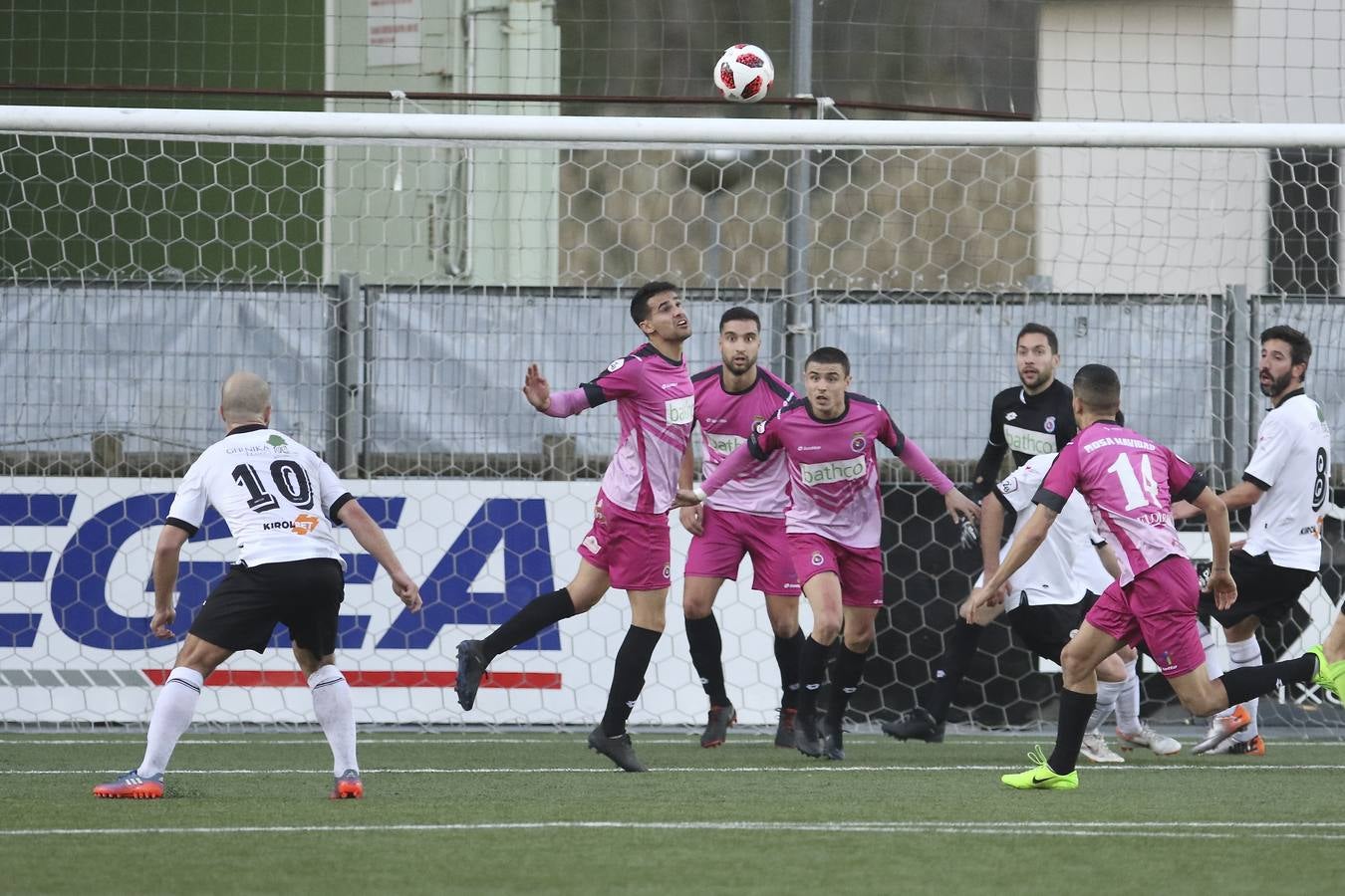 Fotos: Las mejores imágenes del partido Gernika-Gimnástica