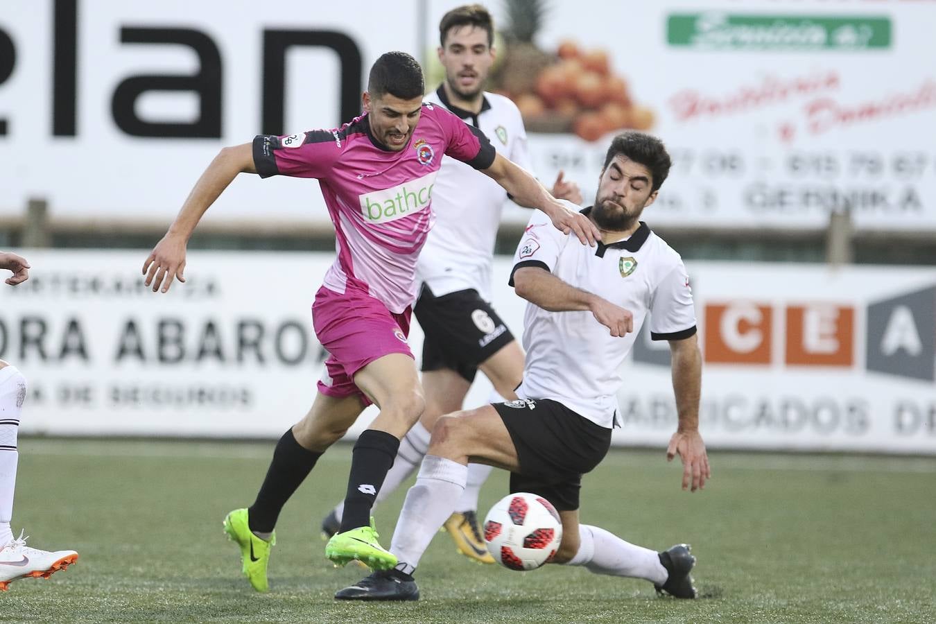 Fotos: Las mejores imágenes del partido Gernika-Gimnástica