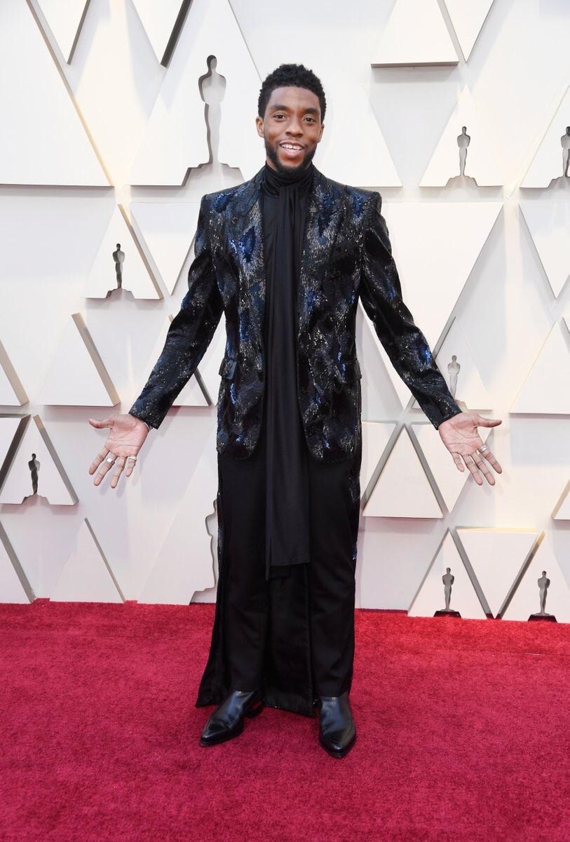 El rey de 'Wakanda', Chadwick Boseman, llevó un diseño de Givenchy Haute Couture, nadie lo podría lucir mejor que él.