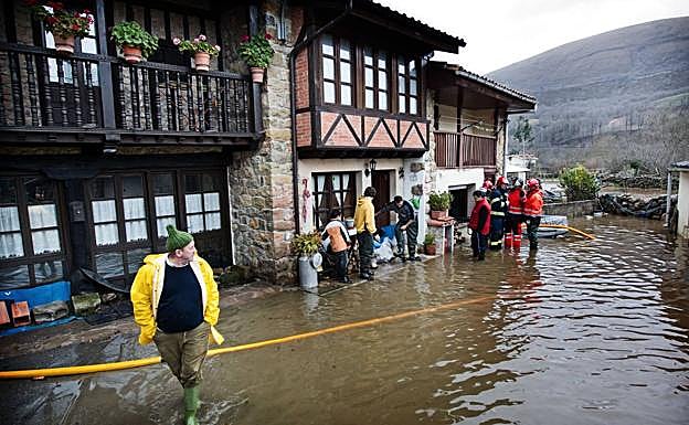Cabuérniga durante las inundaciones