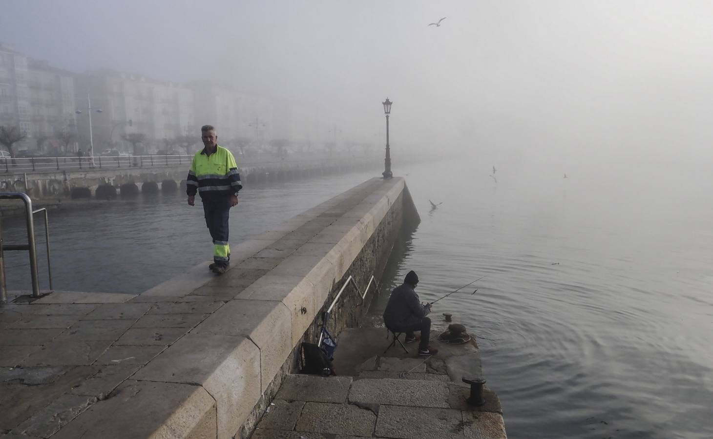 Fotos: Santander amanece tapada por la niebla