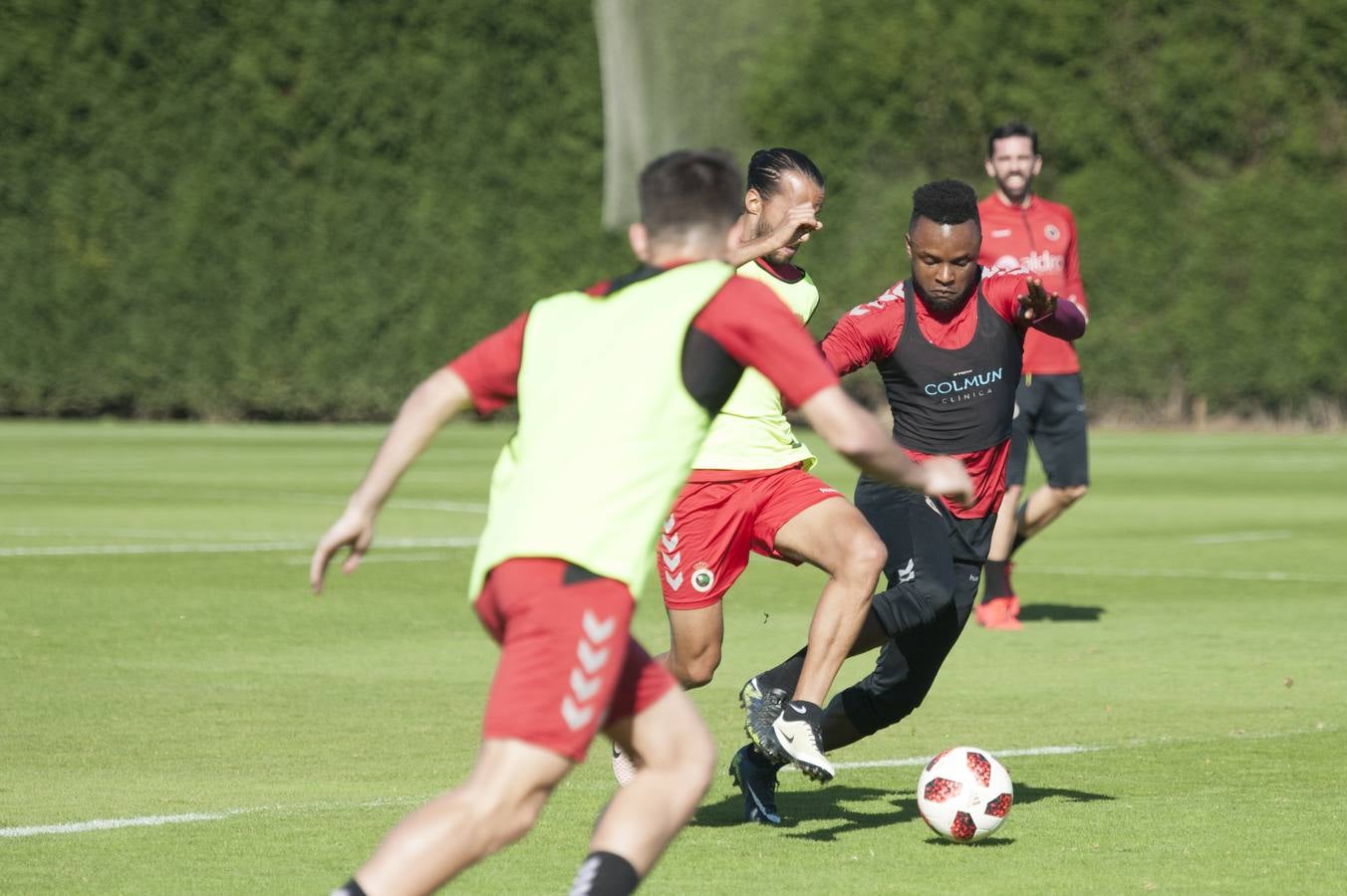 Fotos: Entrenamiento del Racing para preparar el partido de Langreo