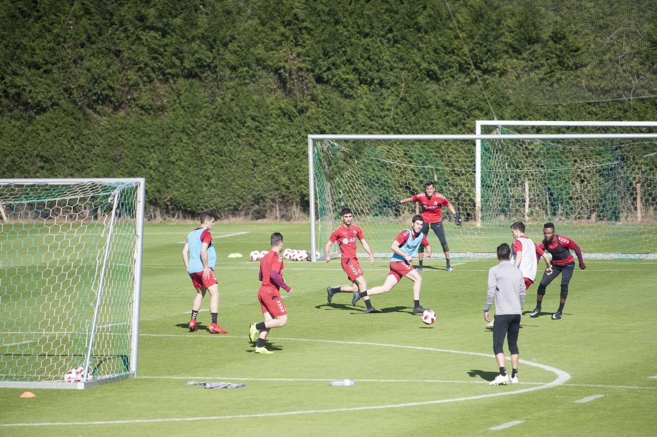 Fotos: Entrenamiento del Racing para preparar el partido de Langreo