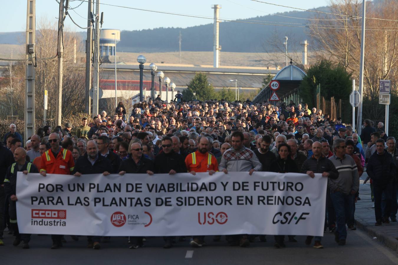 Fotos: Más de 2.000 trabajadores de Sidenor toman Reinosa