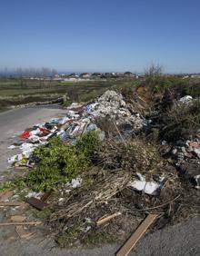 Imagen secundaria 2 - Vertederos ilegales en Monte