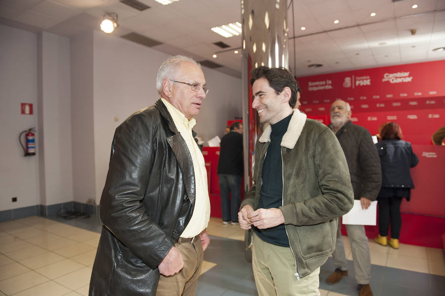 Los militantes del PSOE de Santander votan las propuestas de nombres para ser incluidas en las listas al Ayuntamiento, al Parlamento de Cantabria, al Congreso, al Senado y al Parlamento Europeo para las elecciones del 28 de abril y 26 de mayo.