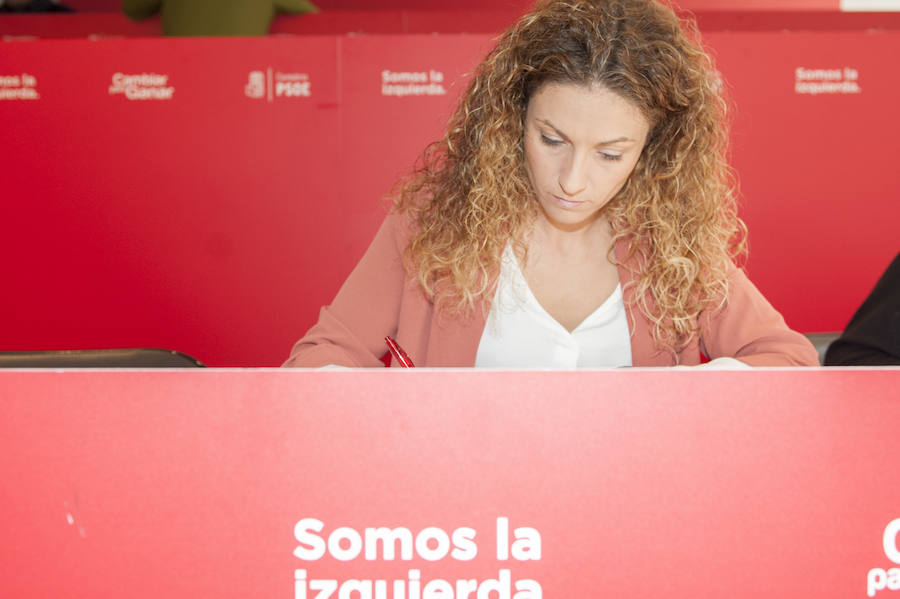 Los militantes del PSOE de Santander votan las propuestas de nombres para ser incluidas en las listas al Ayuntamiento, al Parlamento de Cantabria, al Congreso, al Senado y al Parlamento Europeo para las elecciones del 28 de abril y 26 de mayo.