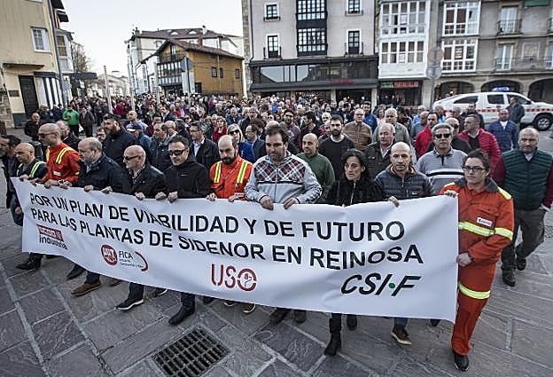 Movilización convocada por la plantilla de Sidenor el pasado miércoles en Reinosa. 