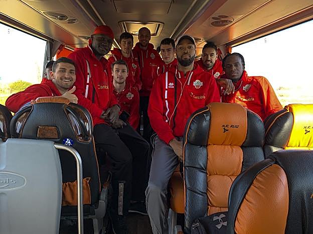 Pol Olivier, Placide Nakidjim, Jon Peña, Álvaro Palazuelos, Carlos Iradier, Diego Ibarlucea, André Norris, Juampi Sutina y David Samuels. 