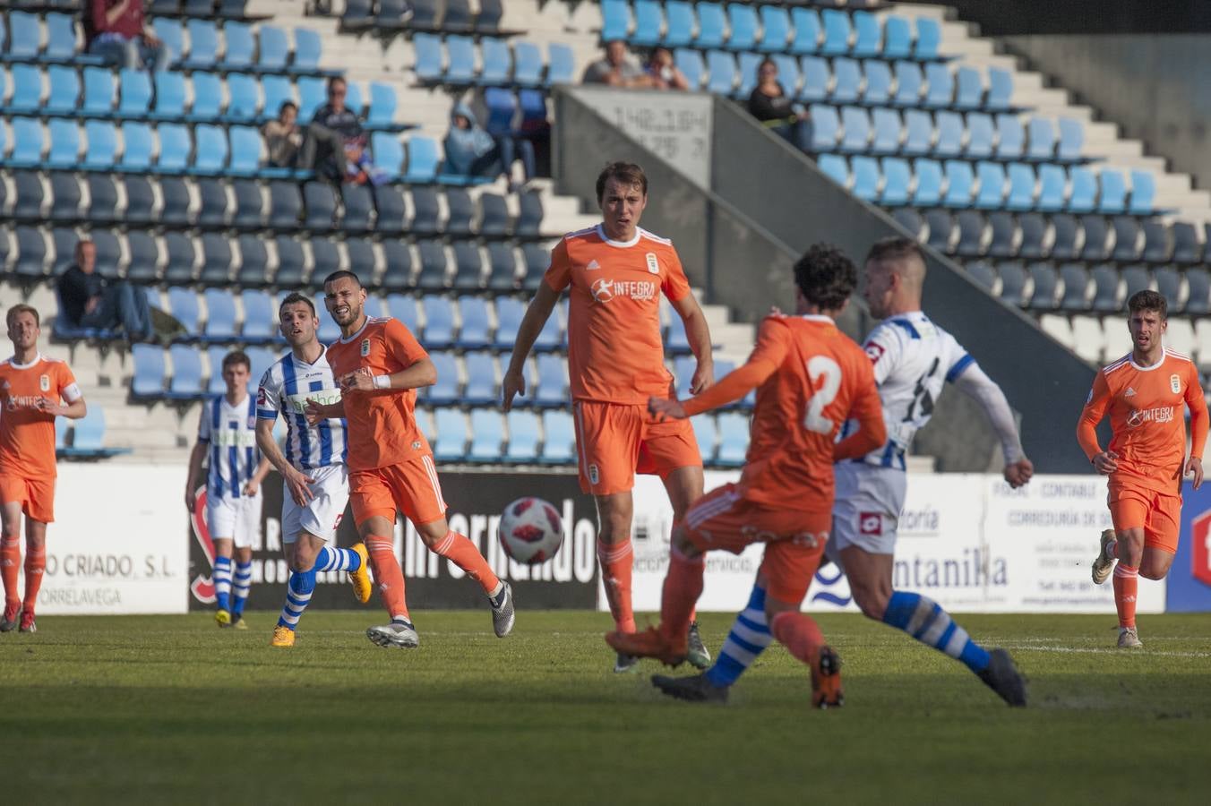 Los blanquiazules consiguen remontar en el último momento y consiguen una victoria que les permite seguir soñando con la permanencia.