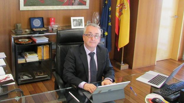 Juan Manuel Rodríguez Poo, en su despacho del Instituto Nacional de Estadística, en Madrid :: DM