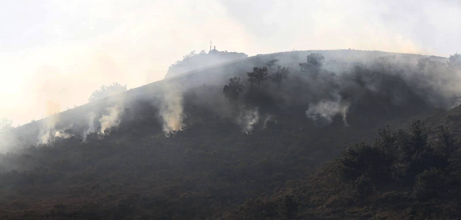 Imágenes de los incendios forestales registrados desde el martes por la tarde hasta este miércoles por la mañana en el Monte Dobra y en las zonas de San Roque de Riomiera, San Sebastián de Garabandal, Penagos, Toranzo, Vega de Pas y La Penilla de Cayón