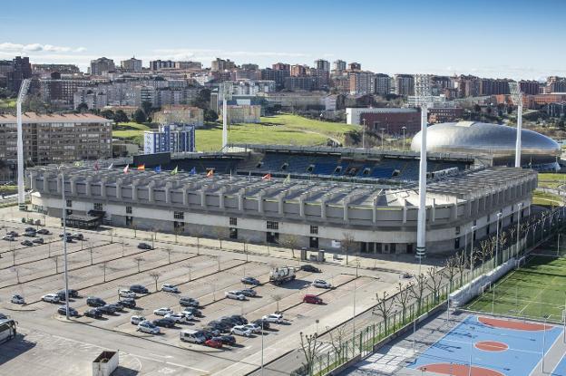 Vista aérea de los Campos de Sport, desde su fachada este. 