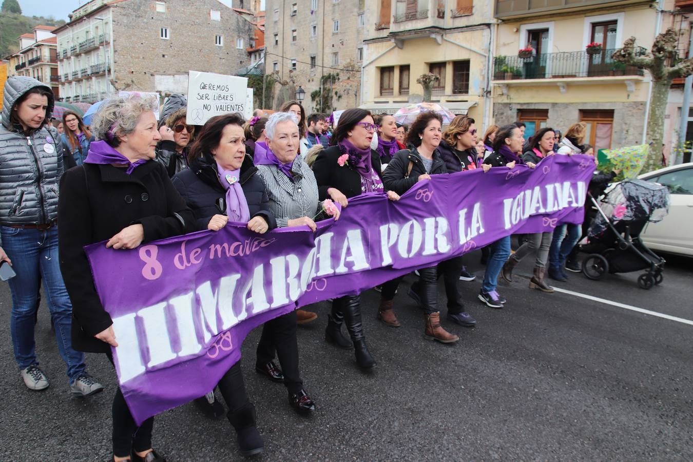 Manifestación celebrada este viernes en Castro Urdiales. 