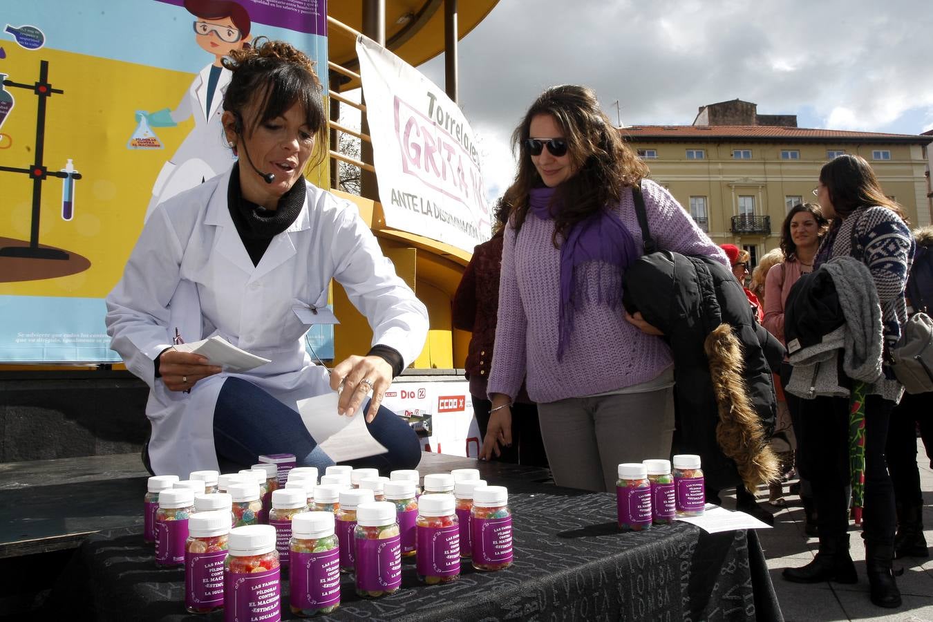 Pastillas contra el machismo en Torrelavega.