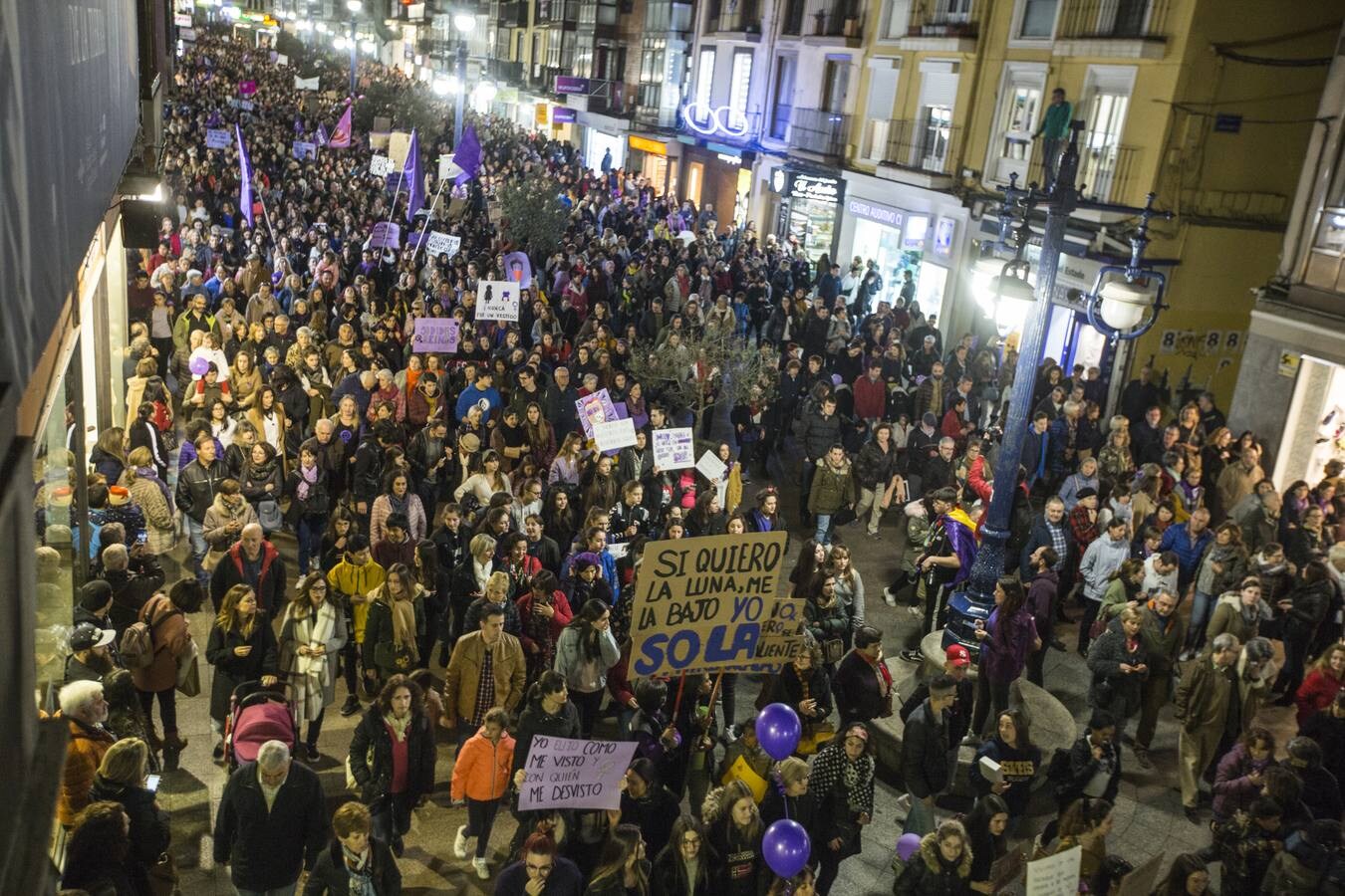 Fotos: La Marea Morada desborda el centro de Santander