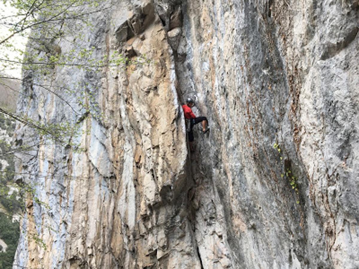 Escalar en un rocódromo o al aire libre, un debate para dialogar y disfrutar