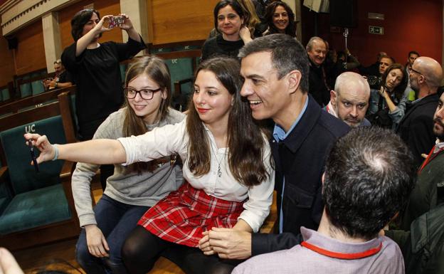 Pedro Sánchez durante su última visita a Santander 