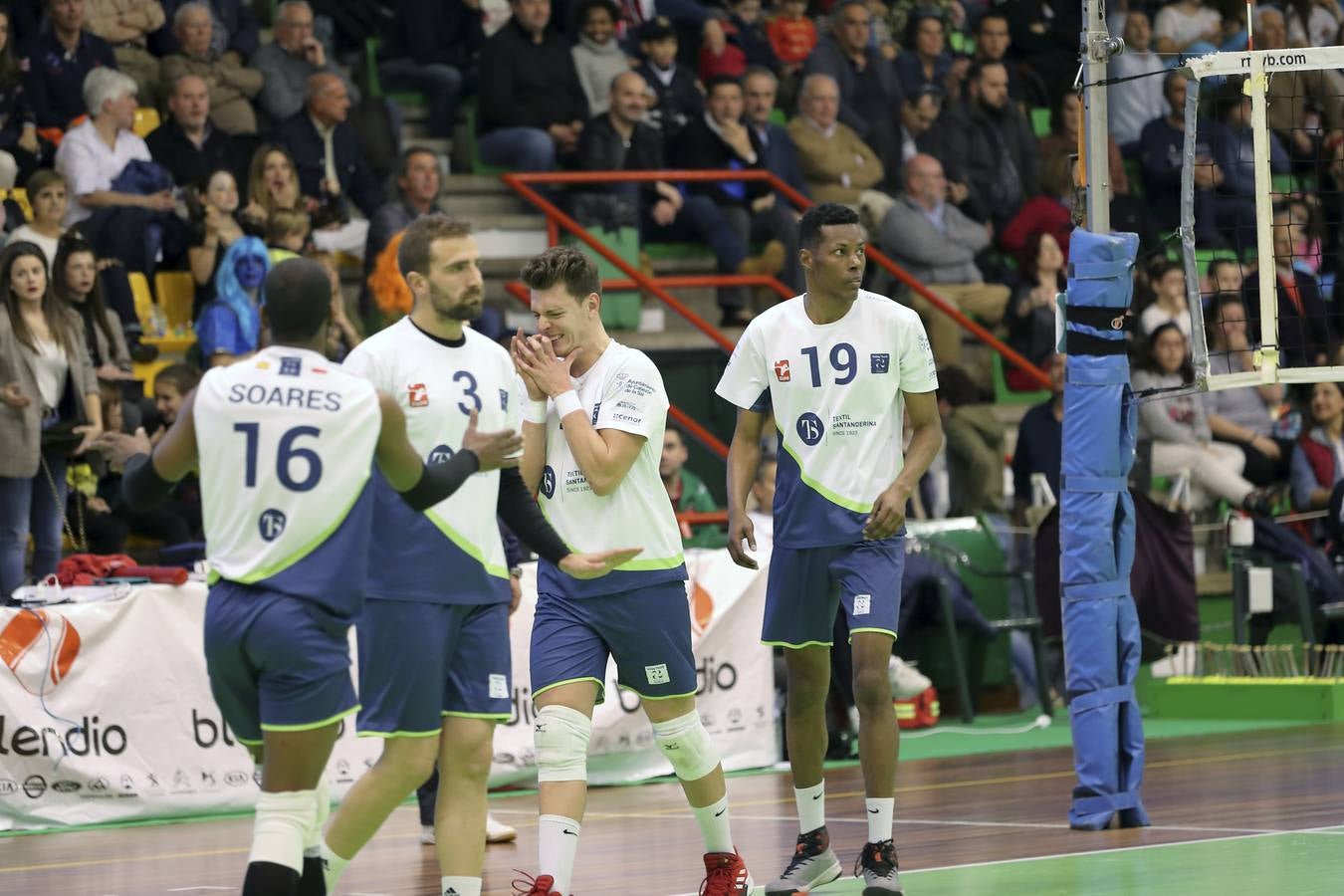 Fotos: El Textil pierde pero se queda en la Superliga