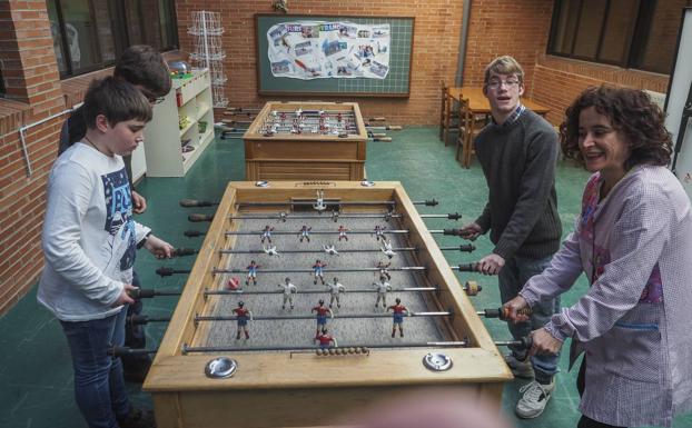 Los alumnos del centro quieren participar en actos de convivencia con otros colegios de la comarca.