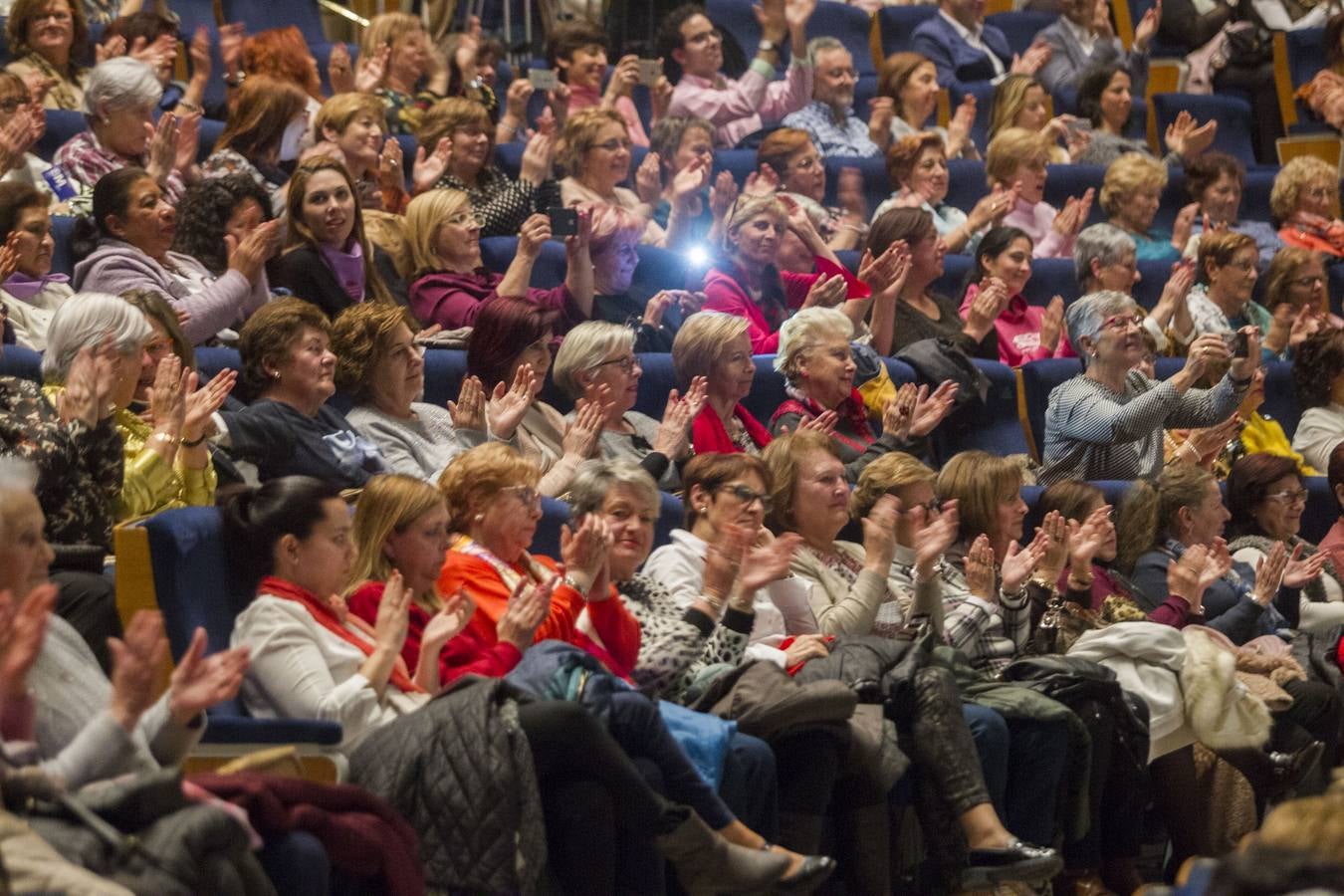 1.600 personas asisten al acto organizado por el Gobierno regional