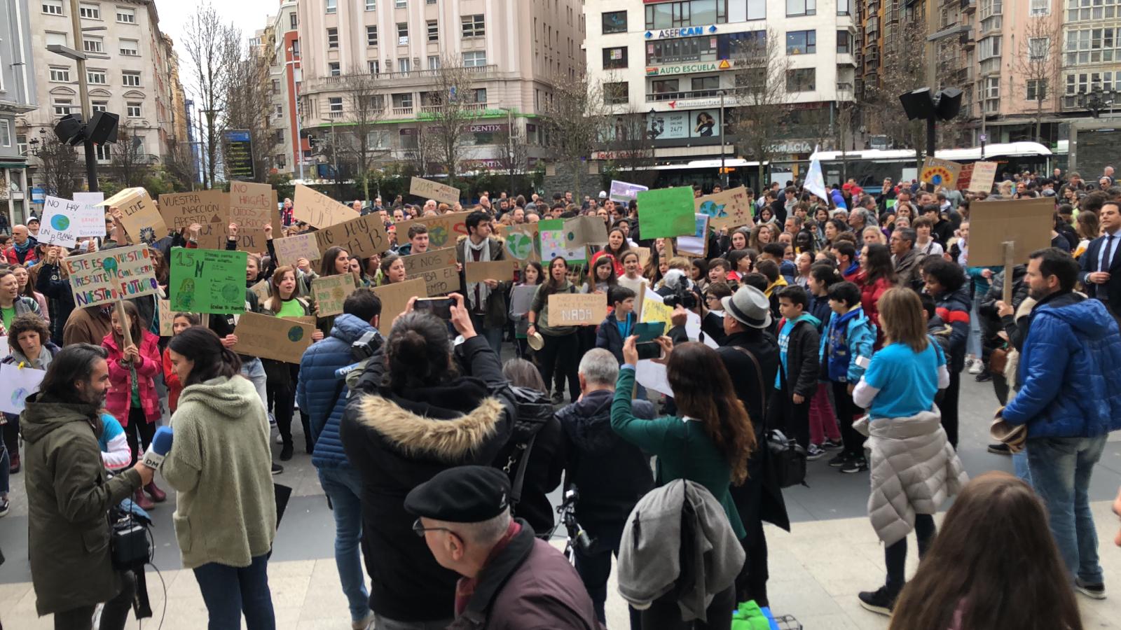 Fotos: Manifestación de los jóvenes para luchar contra el cambio climático