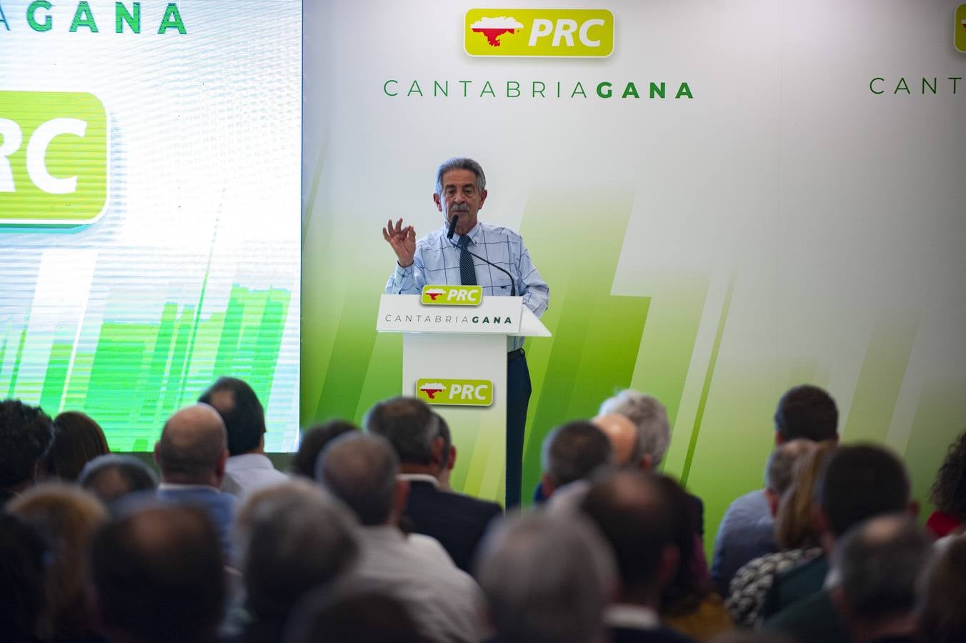 Fotos: Miguel Ángel Revilla vaticina victoria en las elecciones de mayo