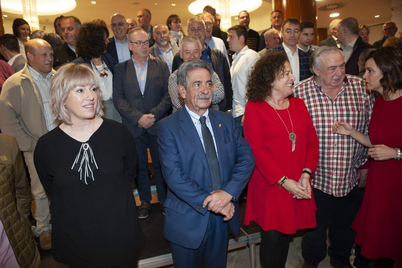 Fotos: Miguel Ángel Revilla vaticina victoria en las elecciones de mayo