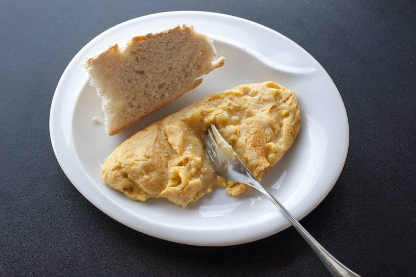 As de guía de Santoña obtuvo el primer premio en la categoría de tortilla tradicional en el I Concurso de Tortillas de Cantabria organizado por la Asociación de Hostelería y El Diario Montañés.