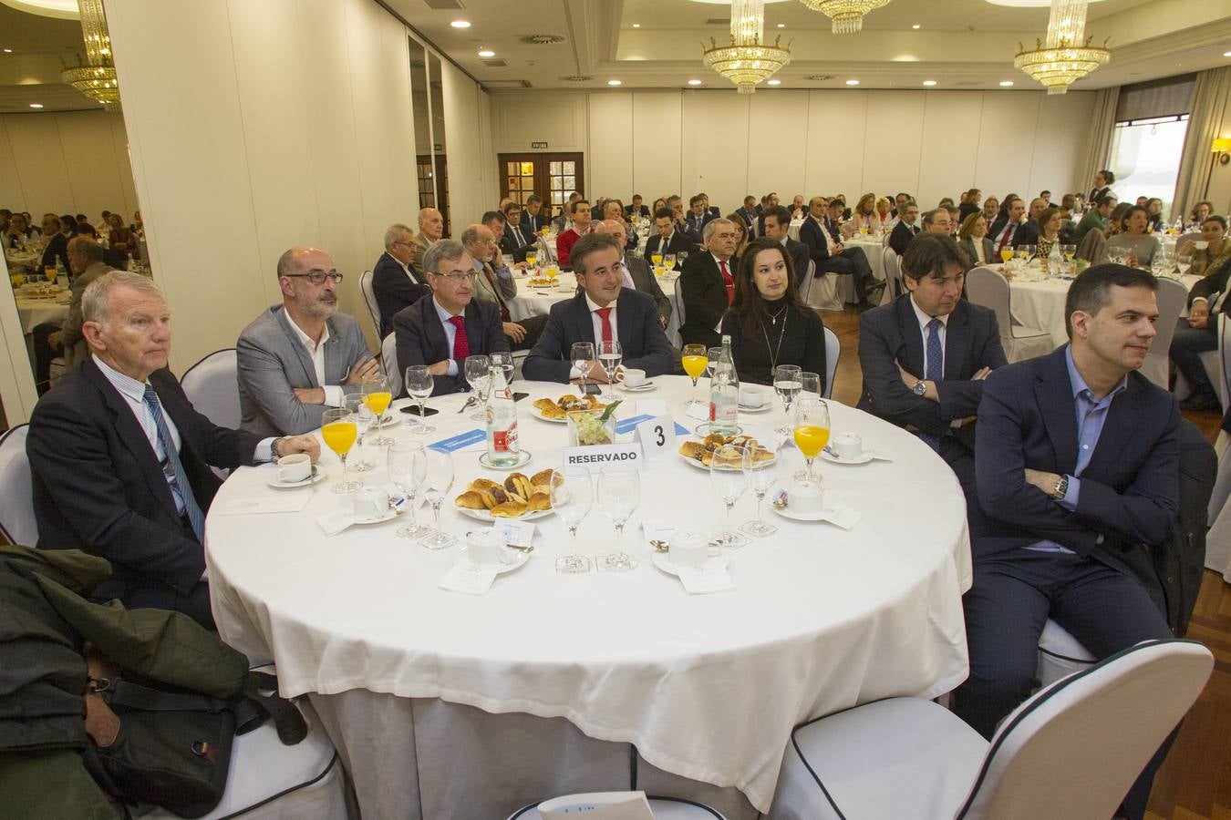 Imágenes del Foro Económico celebrado este miércoles, con la participación de Pablo Gimeno, analista y presidente de PGS