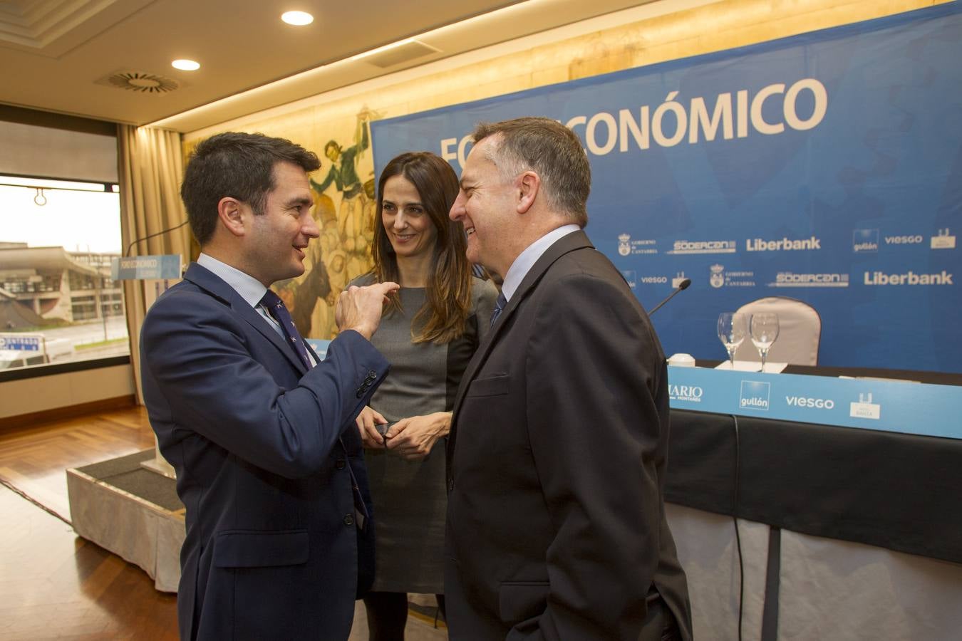 Imágenes del Foro Económico celebrado este miércoles, con la participación de Pablo Gimeno, analista y presidente de PGS