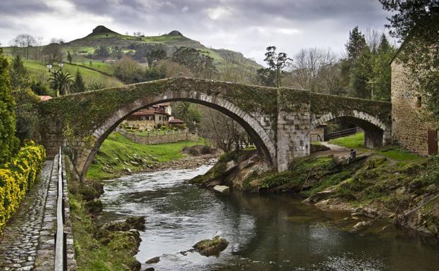 El Puente Mayor, Puente Mayor, con los picos Cotillamón (izquierda) y Marimón al fondo.