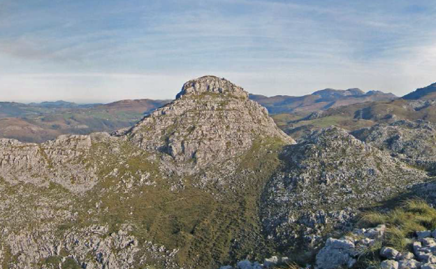 Peña Coba, vista desde el Marimón.